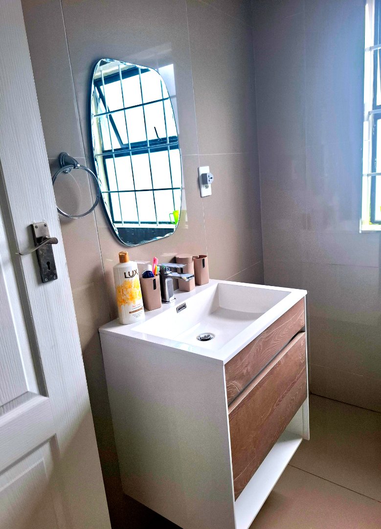 4 Bedroom Property for Sale in Welgelegen 3 Western Cape